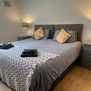 https://spacious-flat-sleeps-four.yorkshirehotels.net